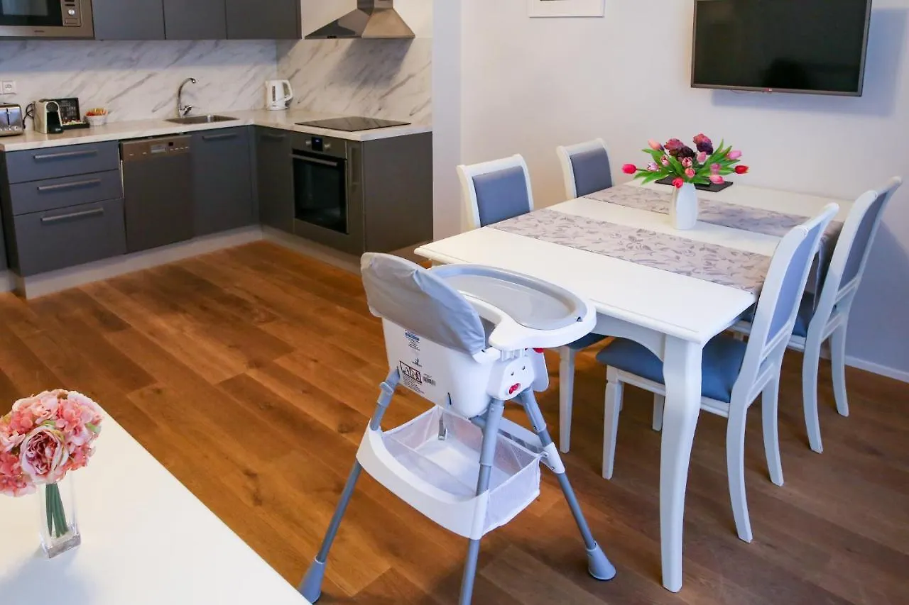 White & Gray Apartments Πράγα