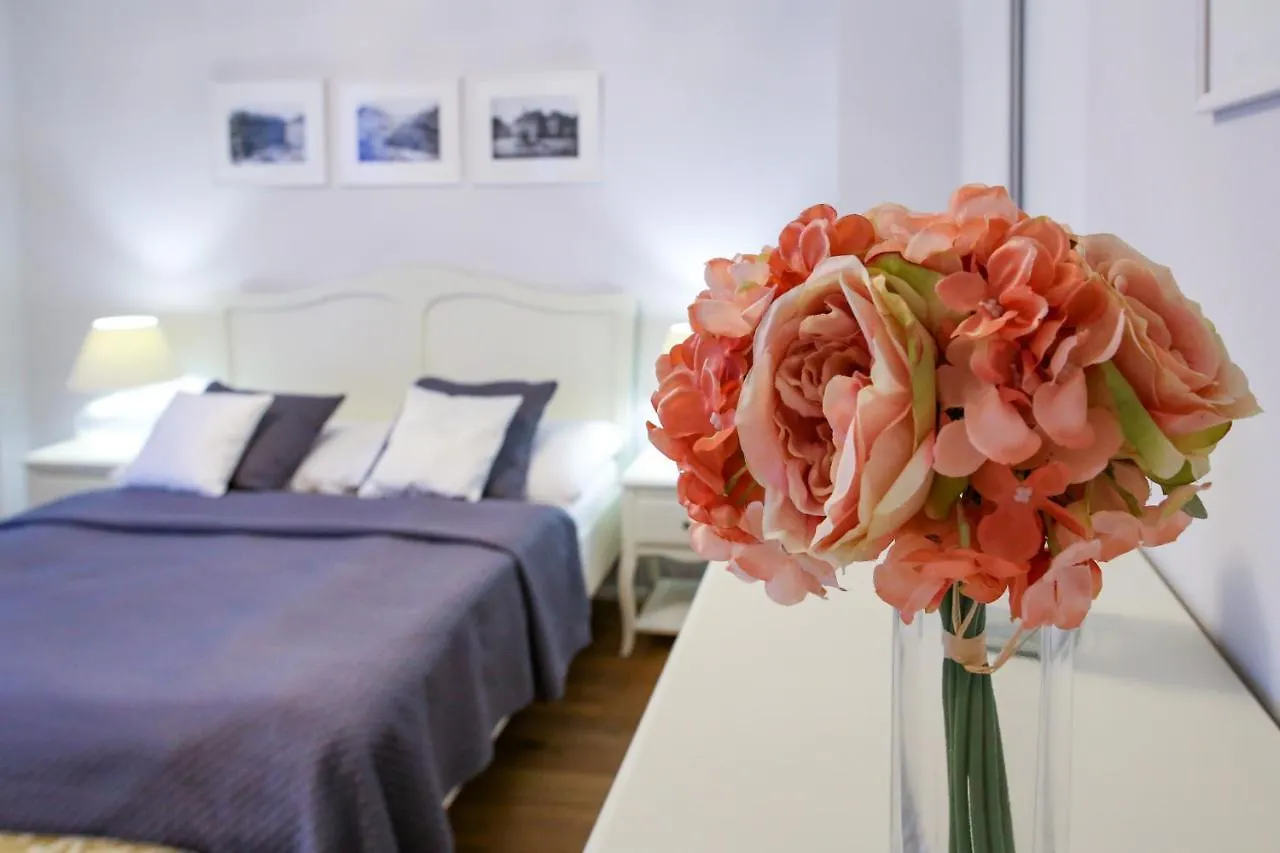 White & Gray Apartments Praga